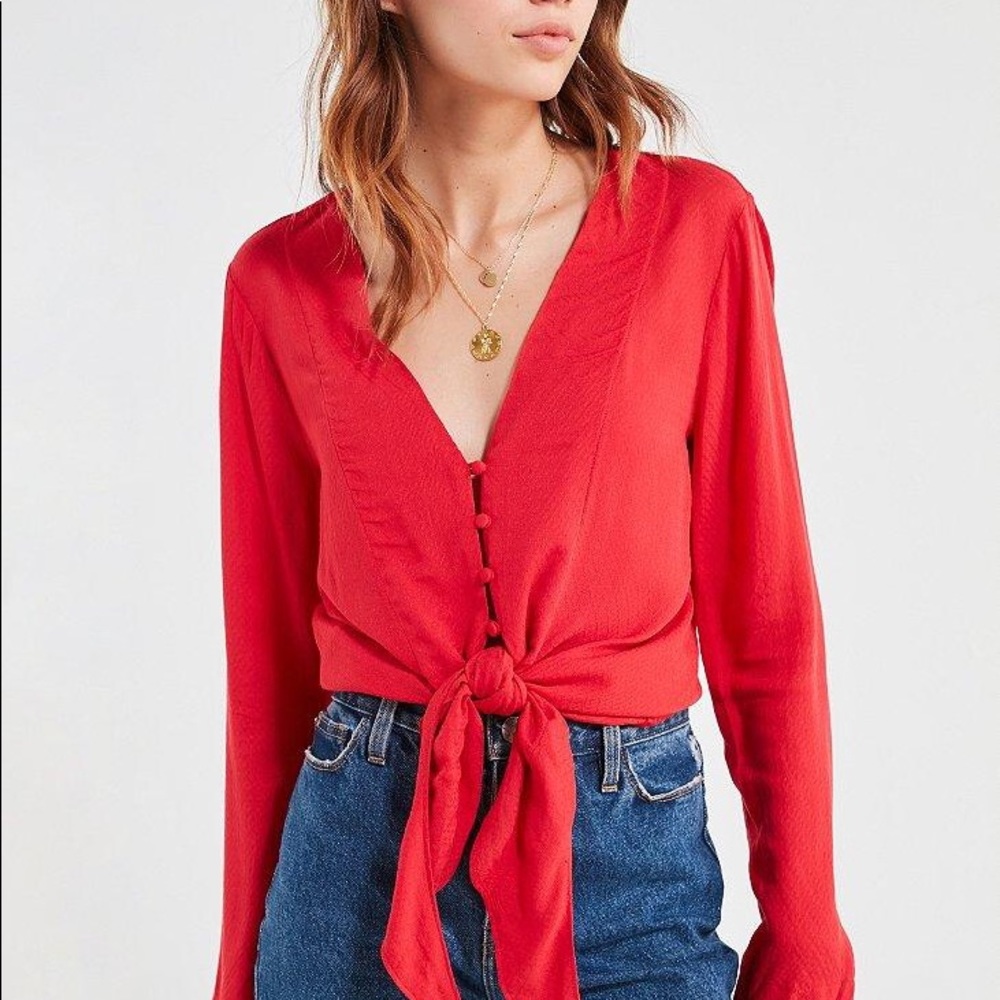 UO Silence + Noise tie front bottom down blouse